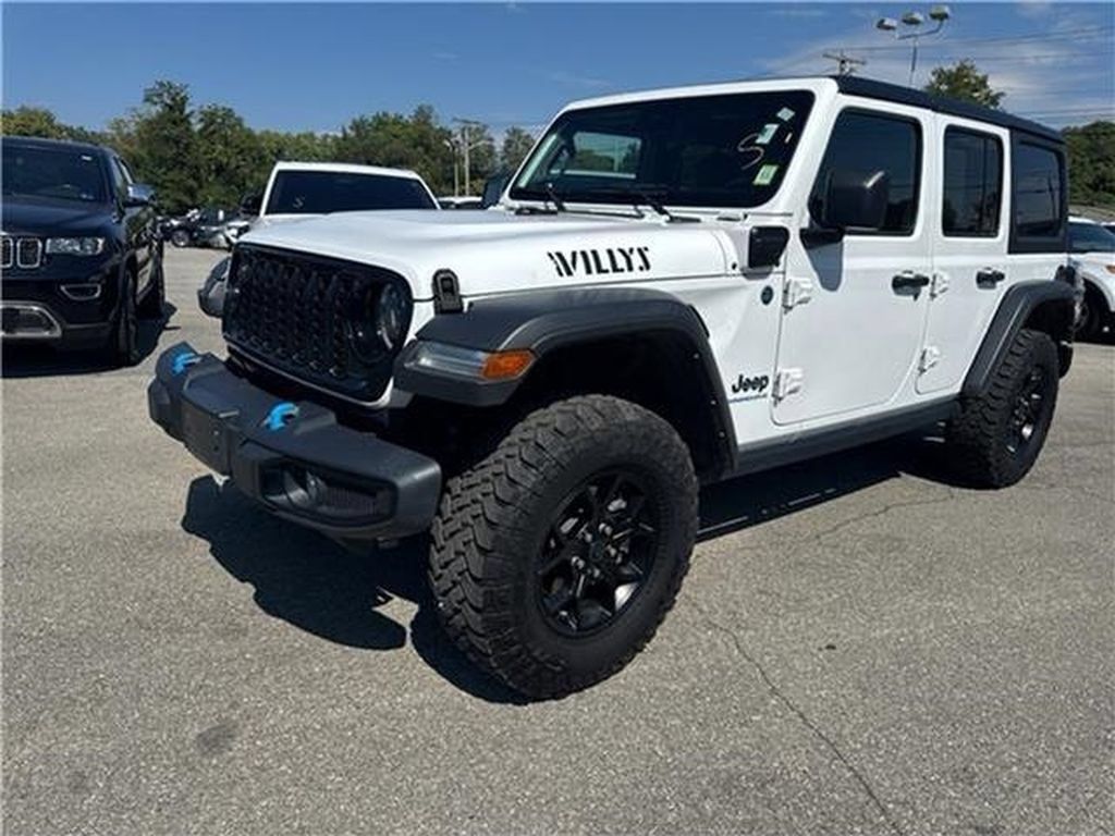 Used 2024 Jeep Wrangler Unlimited AWD/4WD image 36