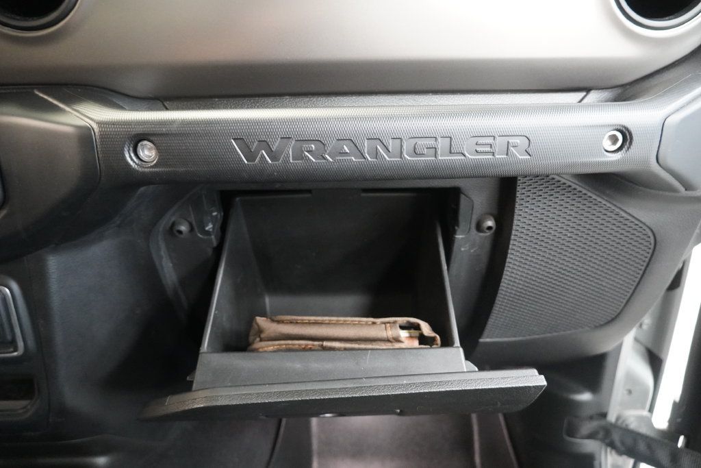 Used 2018 Jeep Wrangler Unlimited Sport AWD/4WD image 37