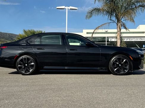 New 2026 BMW 760i xDrive w/ Premium Package image 2