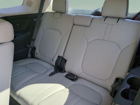 Used 2023 Honda Pilot Elite image 19