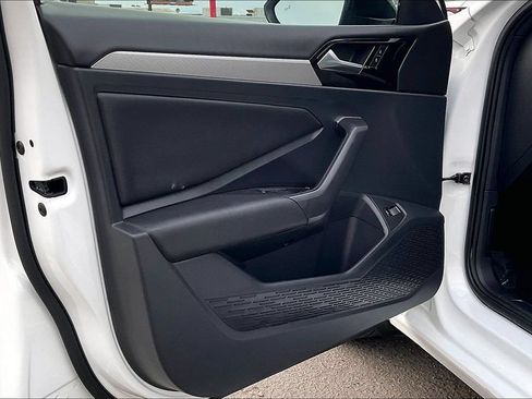Used 2019 Volkswagen Jetta R-Line w/ R-Line Cold Weather Package FWD image 21