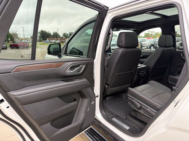Used 2024 Chevrolet Tahoe High Country AWD/4WD image 30