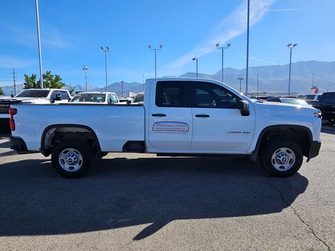 Used 2022 Chevrolet Silverado 2500 W/T w/ WT Convenience Package AWD/4WD image 2