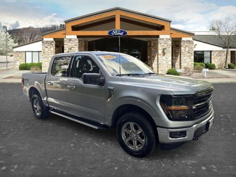 Used 2025 Ford F150 XLT w/ Equipment Group 301A Standard AWD/4WD image 3