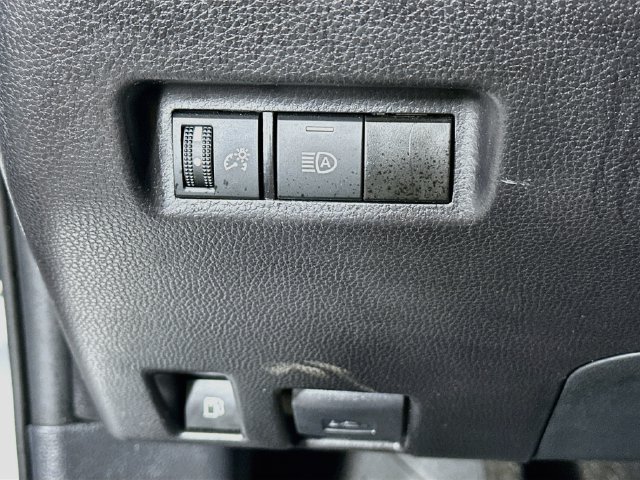 Used 2025 Toyota RAV4 XLE AWD/4WD image 21