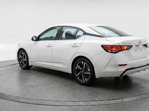 Used 2025 Nissan Sentra SV image 6