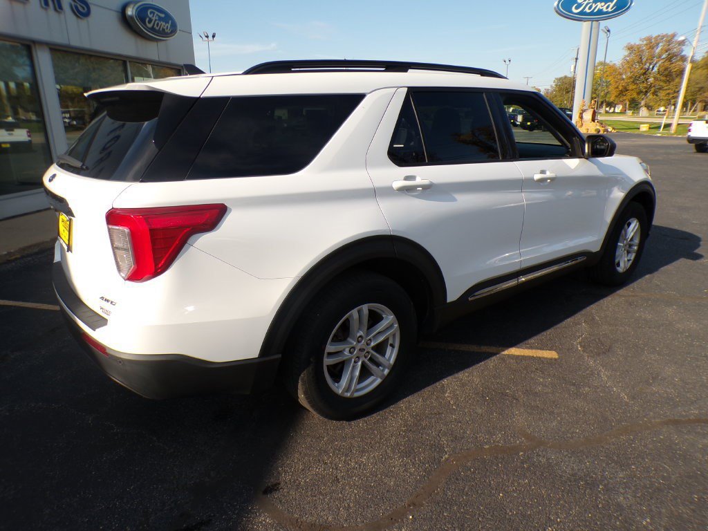 Used 2021 Ford Explorer XLT w/ Equipment Group 202A AWD/4WD image 24