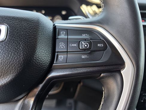 Used 2022 Jeep Grand Cherokee L Laredo RWD image 23
