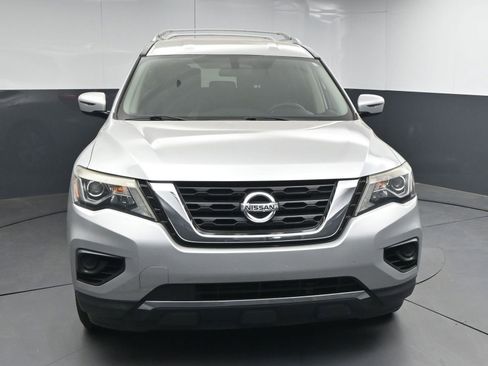 Used 2020 Nissan Pathfinder S image 2