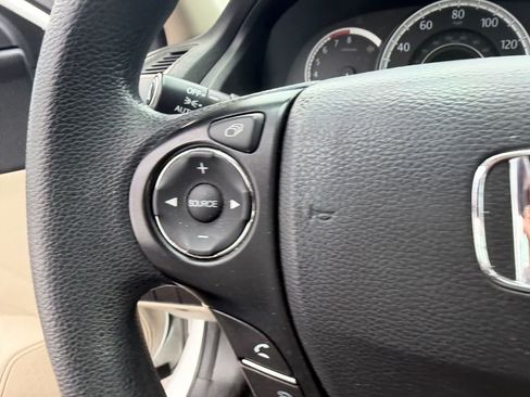 Used 2015 Honda Accord EX image 9