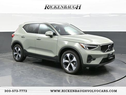 Used 2025 Volvo XC40 B5 Plus image 1