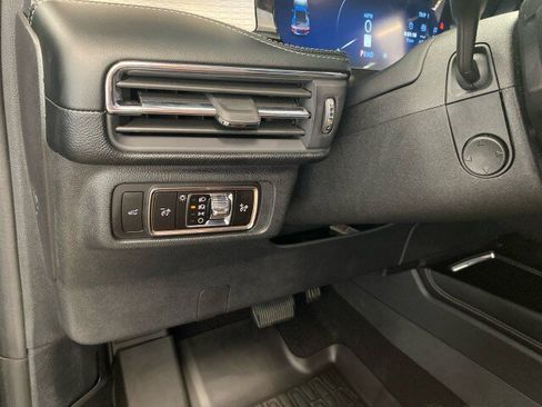 Used 2025 Lincoln Corsair AWD w/ Equipment Group 101A image 16
