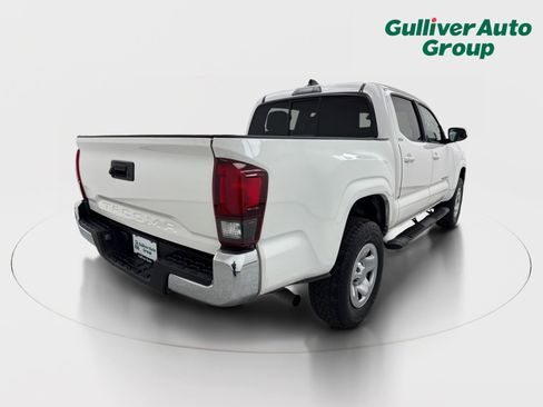 Used 2022 Toyota Tacoma SR5 RWD image 8