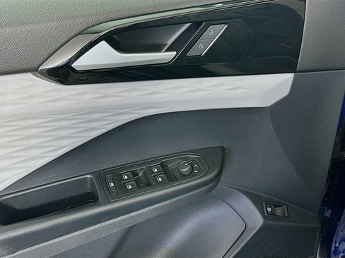 Used 2023 Volkswagen Taos S image 15