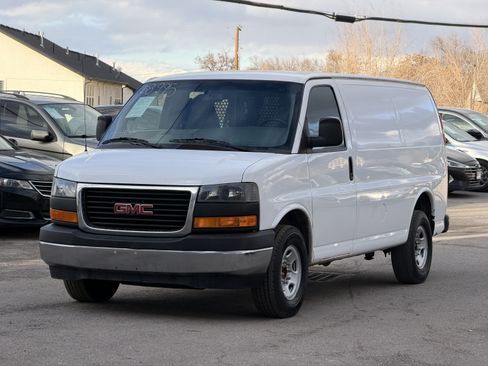 Used 2017 GMC Savana 2500 RWD image 9