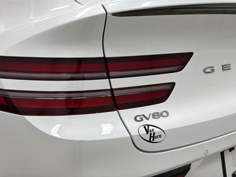 Used 2025 Genesis GV80 3.5T e-SC AWD/4WD image 43