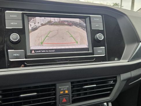 Used 2024 Volkswagen Jetta SE w/ Panoramic Sunroof Package FWD image 22