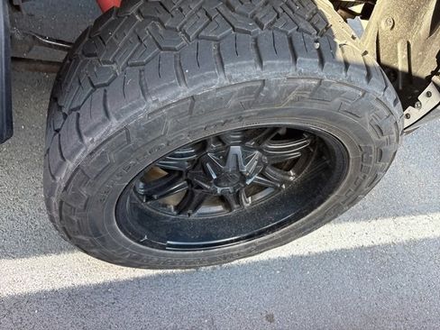 Used 2023 Toyota Tundra Limited image 11