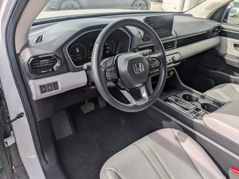Used 2025 Honda Pilot EX-L image 16