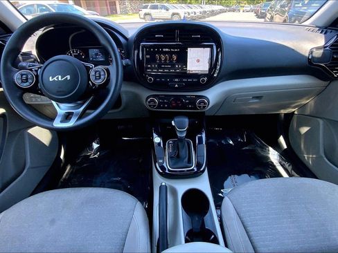 Used 2022 Kia Soul S FWD image 16