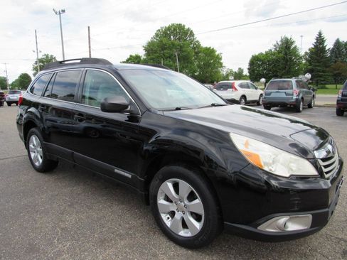 Used 2011 Subaru Outback 2.5i Premium AWD/4WD image 21