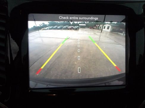 Used 2020 Jeep Cherokee Limited image 24