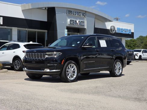 Used 2021 Jeep Grand Cherokee L Summit w/ Luxury Tech Group V image 3