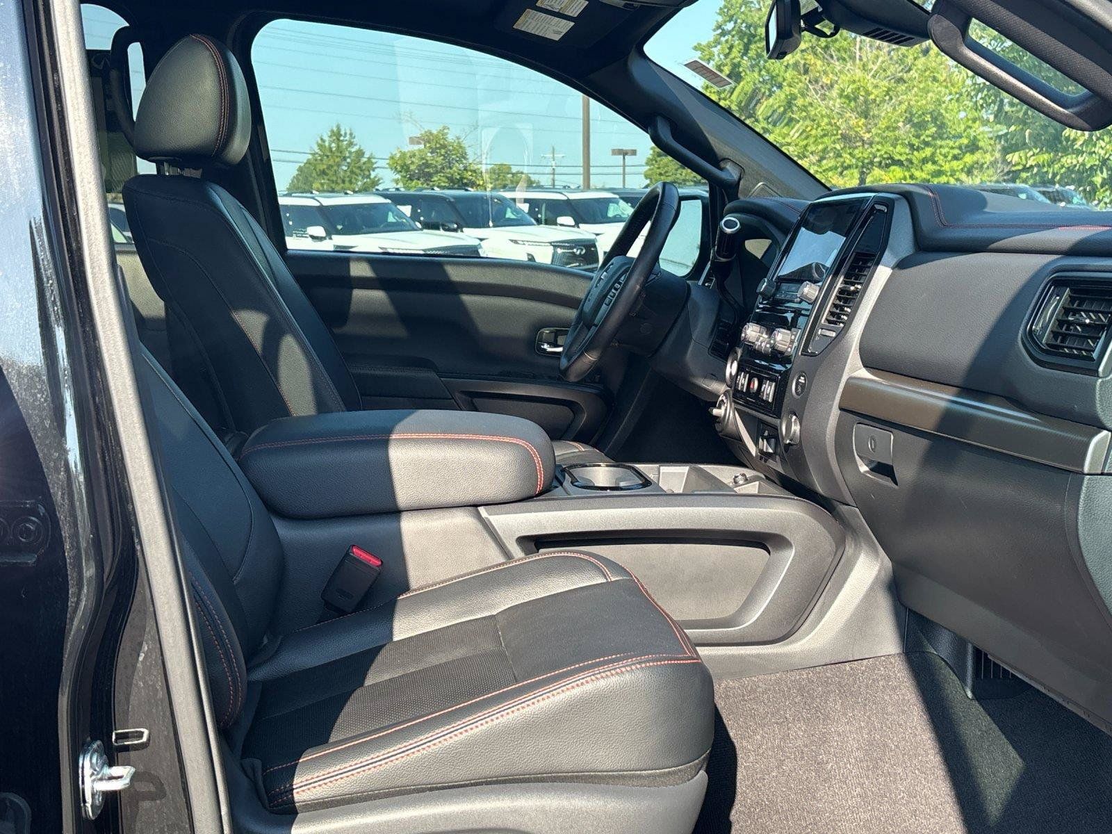 Used 2024 Nissan Titan PRO-4X w/ Pro-4x Convenience Package AWD/4WD image 39