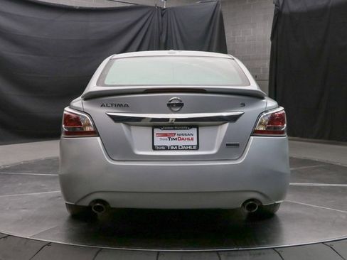 Used 2015 Nissan Altima 2.5 S w/ Special Edition Package image 11