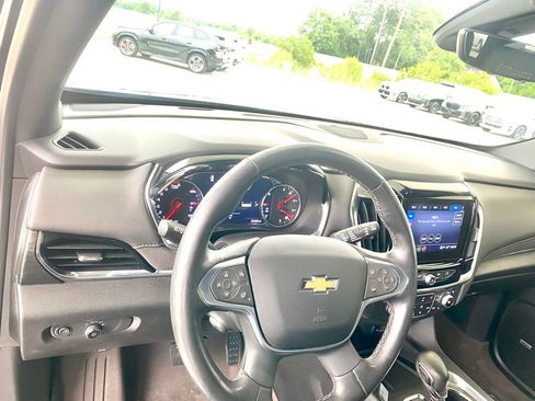 Used 2023 Chevrolet Traverse High Country FWD image 12