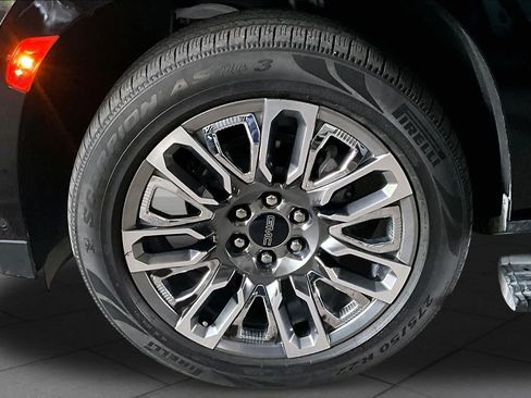 Used 2023 GMC Yukon Denali Ultimate AWD/4WD image 19