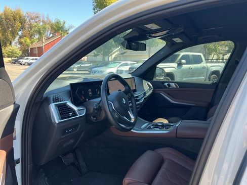 Used 2024 BMW X5 sDrive40i w/ Parking Assistance Package image 12