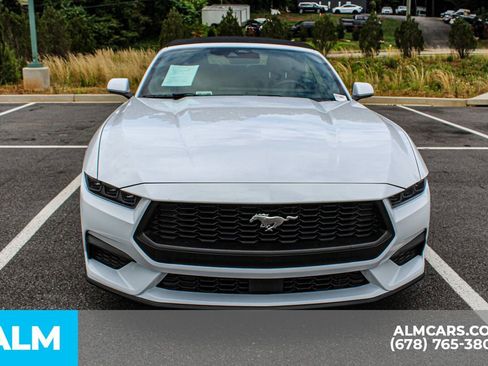 Used 2025 Ford Mustang Premium RWD image 10