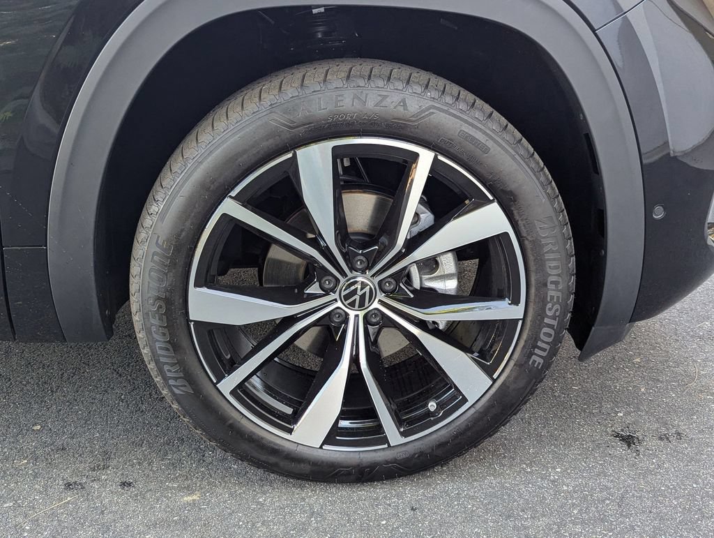Certified 2026 Volkswagen Atlas Cross Sport SEL Premium R-Line AWD/4WD image 24