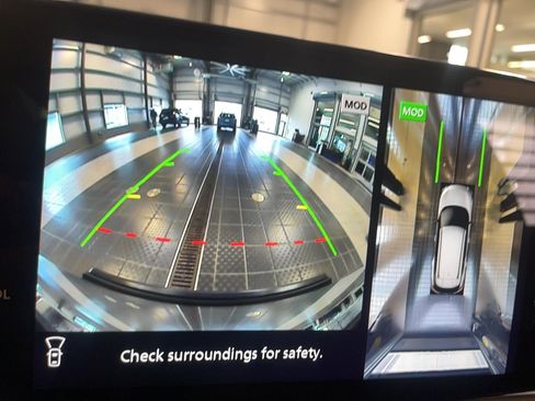 Used 2023 Nissan Rogue Platinum image 10