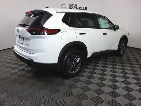 New 2026 Nissan Rogue S image 7