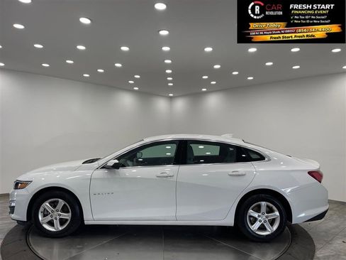 Used 2022 Chevrolet Malibu LT FWD image 4