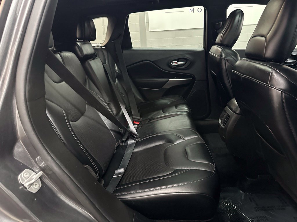 Used 2022 Jeep Cherokee Limited AWD/4WD image 21
