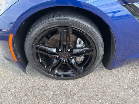 Used 2017 Chevrolet Corvette Stingray Coupe w/ 1LT RWD image 15