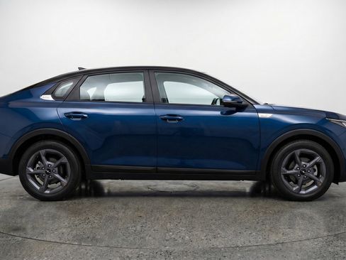 Used 2025 Kia K4 LXS image 11