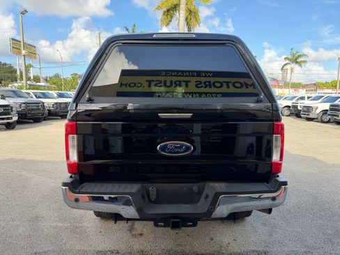 Used 2019 Ford F350 XLT w/ XLT Premium Package AWD/4WD image 4