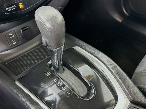 Used 2015 Nissan Rogue SV image 23