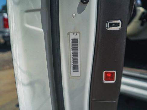 Used 2018 Bentley Bentayga Activity image 41