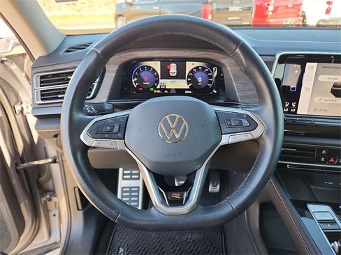 Used 2024 Volkswagen Atlas SEL Premium R-Line image 17