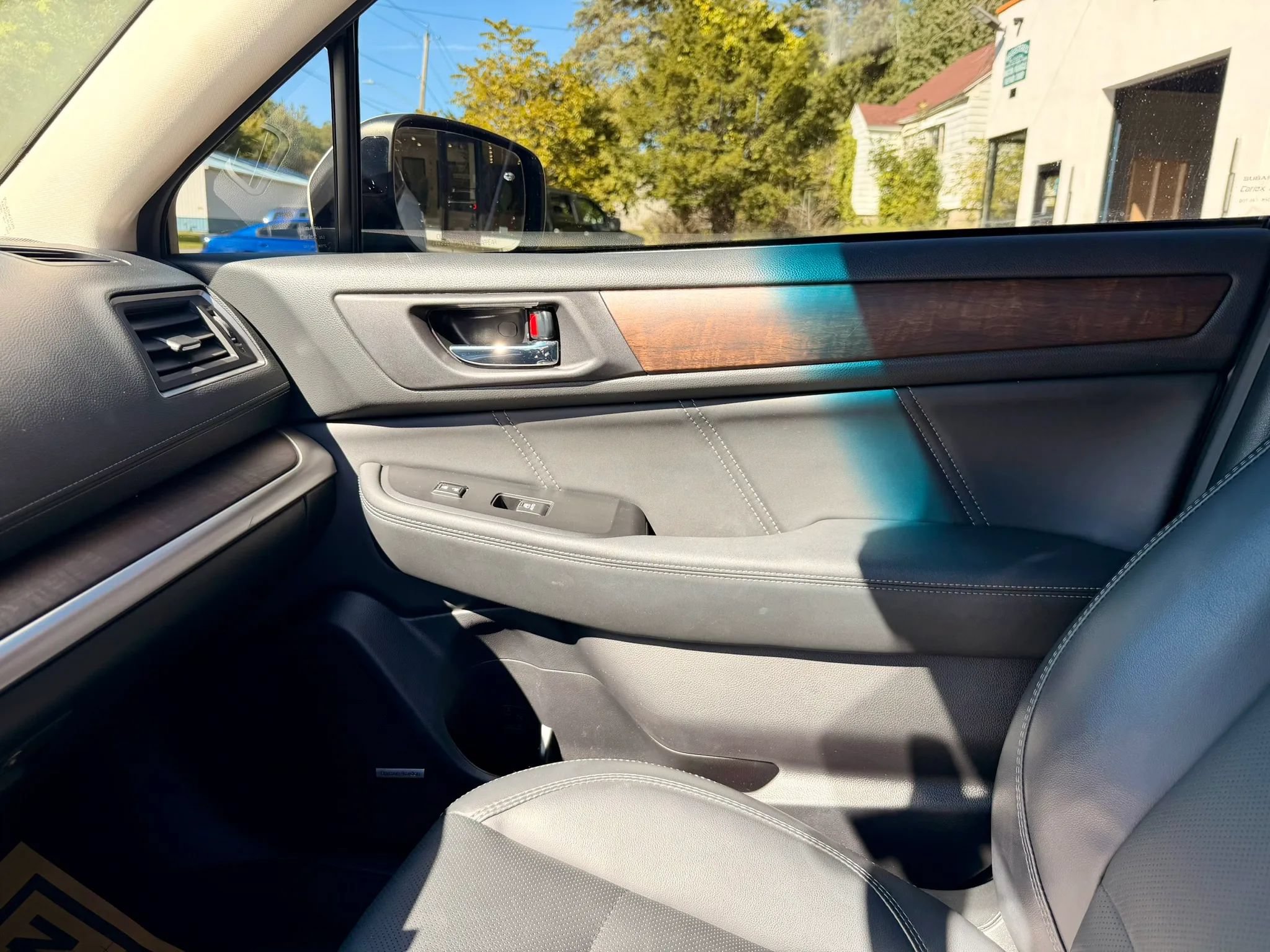 Used 2019 Subaru Outback 2.5i Limited w/ Popular Package #2 AWD/4WD image 18