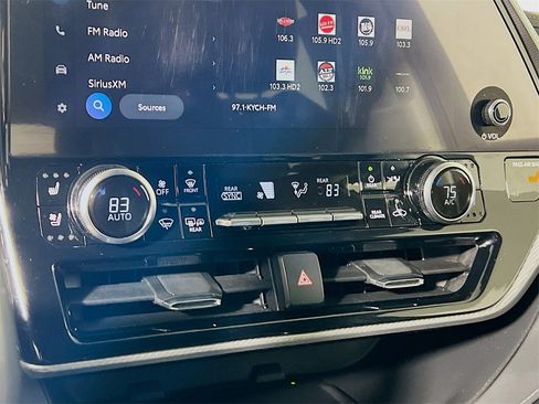 Used 2023 Toyota Highlander Platinum image 15