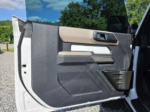 Used 2023 Ford Bronco Wildtrak AWD/4WD image 11