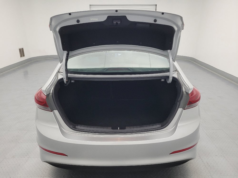 Used 2018 Hyundai Elantra Limited FWD image 29