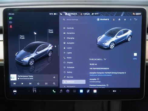 Used 2023 Tesla Model Y Long Range image 44