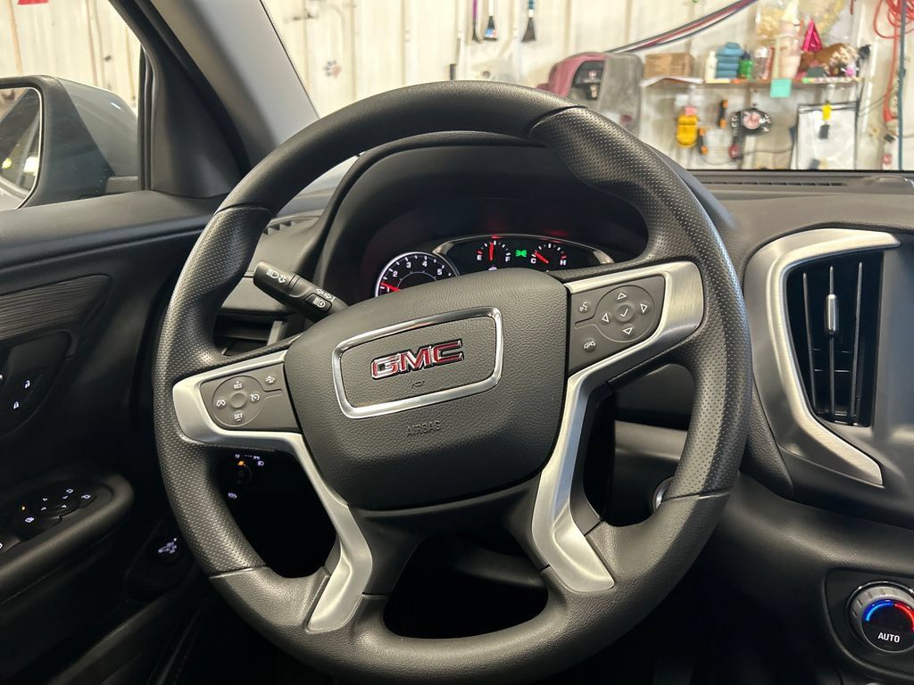 Used 2024 GMC Terrain SLE w/ Driver Convenience Package AWD/4WD image 20